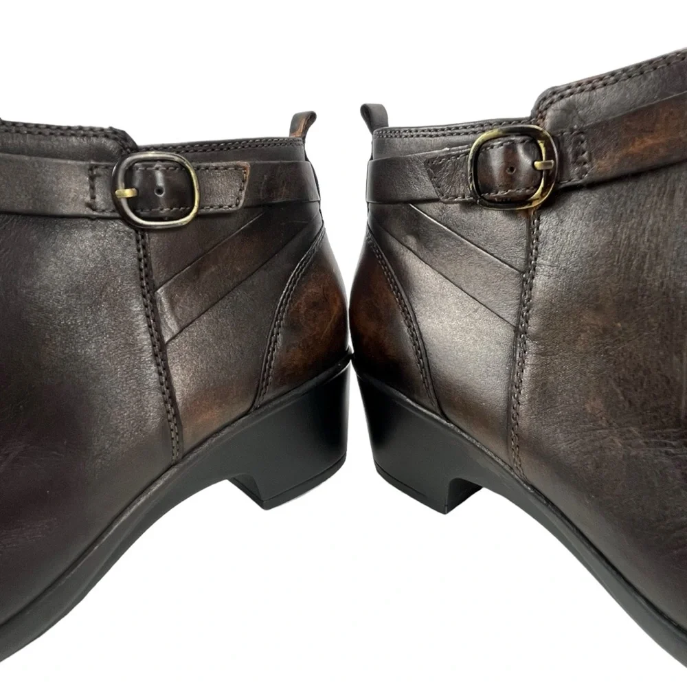 Clarks Women 9.5W Malia Hawthorn Brown Leather Side Zip‎ Ankle Boot